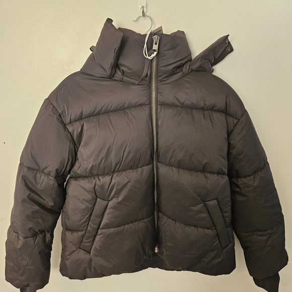 NWT American Eagle Outfitters Black Puffer Jacket